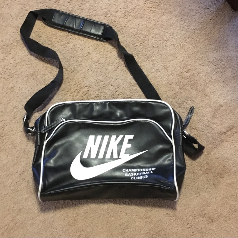 Messenger bag.. Nike